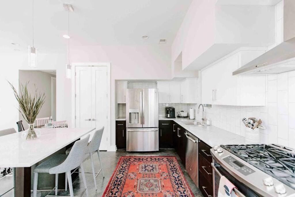 Modern Luxury Rooftop Deck, 3 Mi To Downtown ناشفيل المظهر الخارجي الصورة