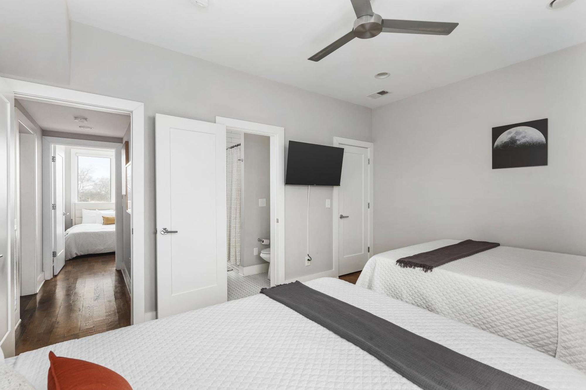 Modern Luxury Rooftop Deck, 3 Mi To Downtown ناشفيل المظهر الخارجي الصورة