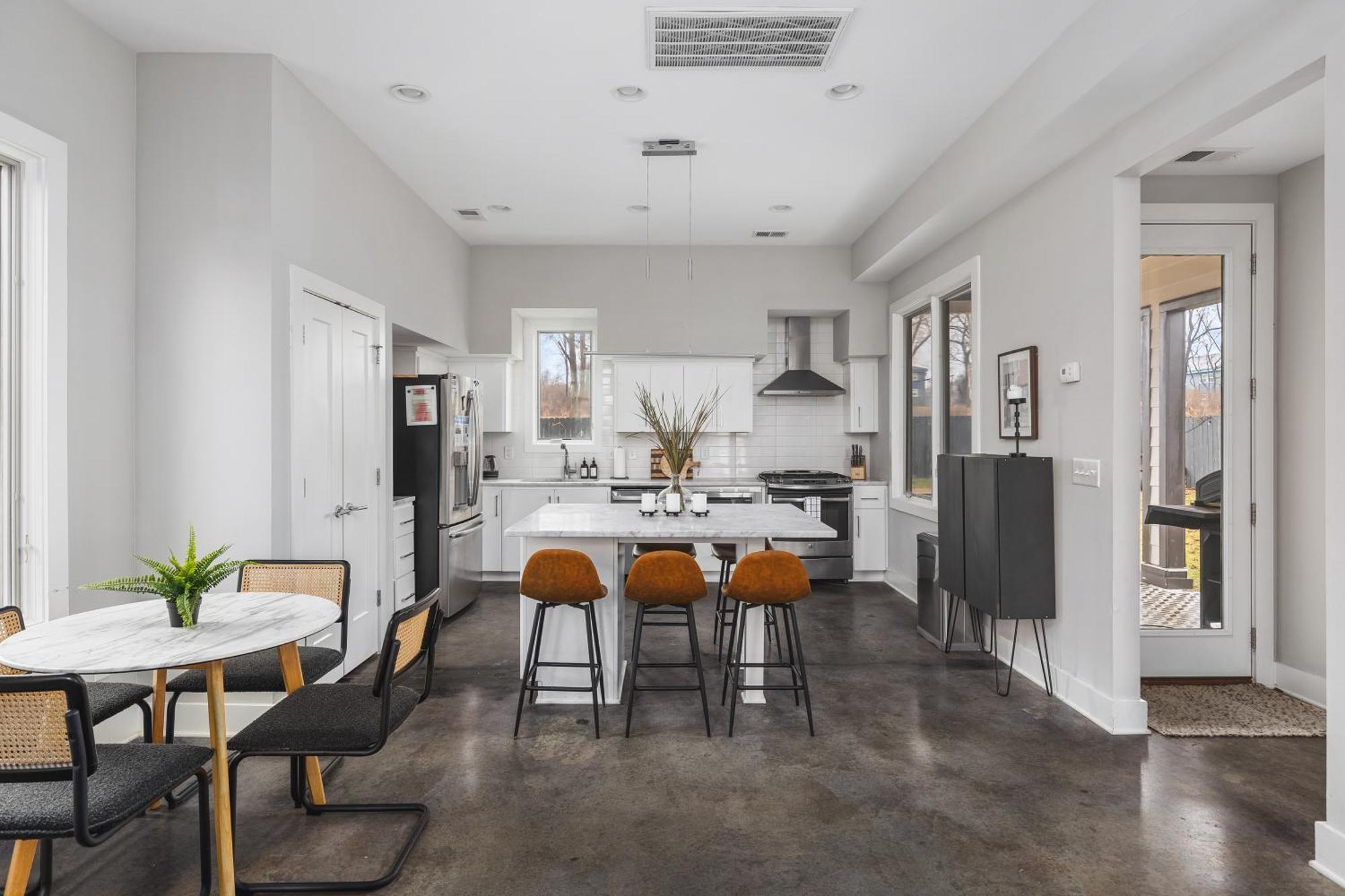 Modern Luxury Rooftop Deck, 3 Mi To Downtown ناشفيل المظهر الخارجي الصورة